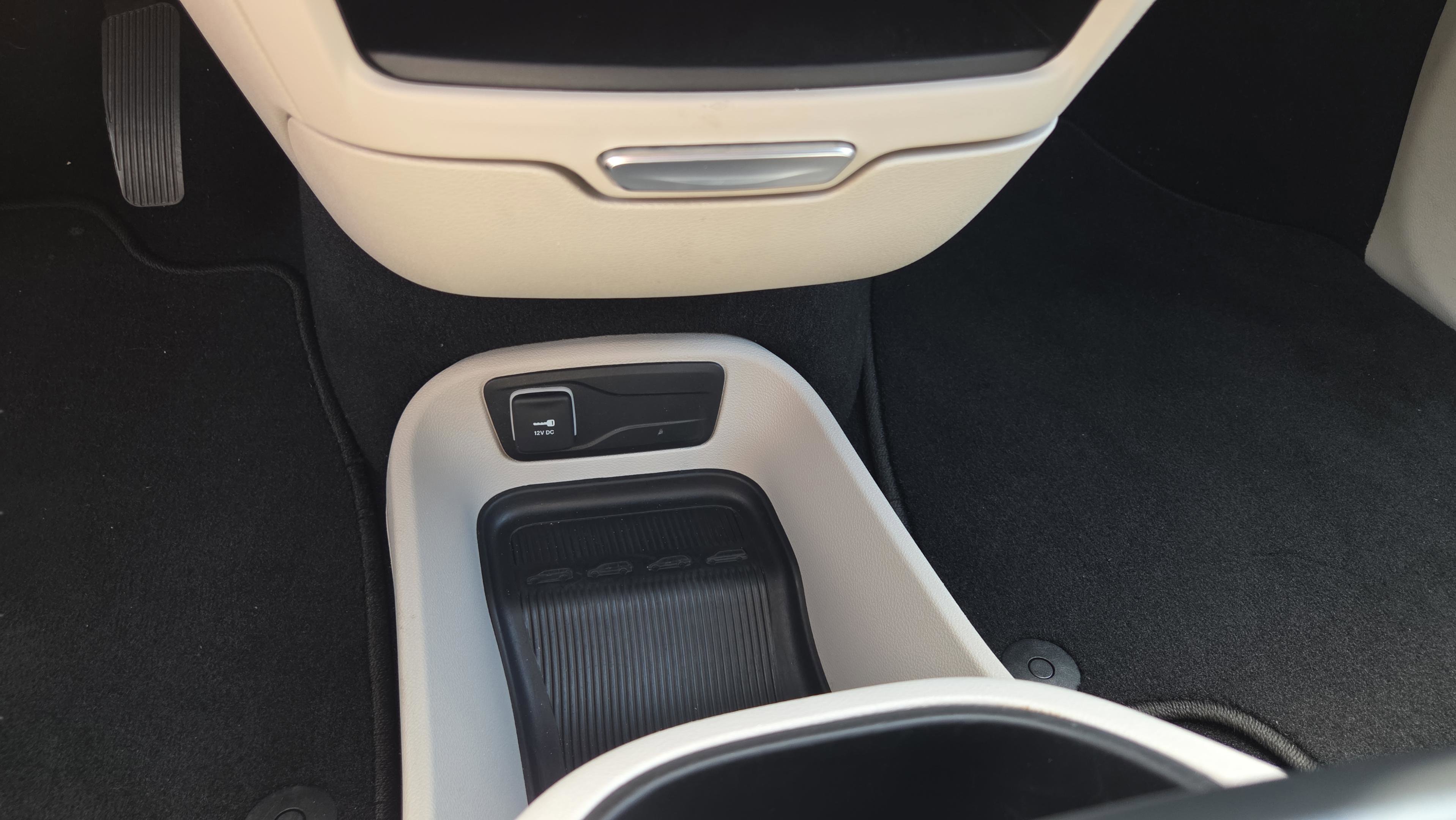 Used 2024 Chrysler Pacifica Touring-L FWD image 26