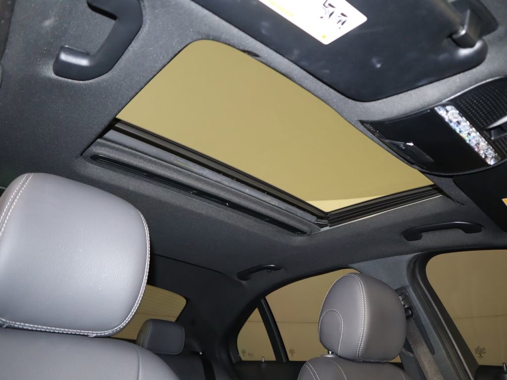 Used 2020 Mercedes-Benz C 300 Sedan image 18