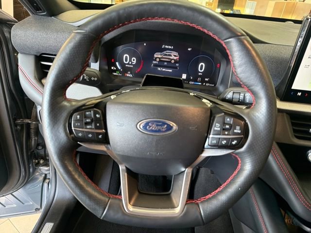 Used 2025 Ford Explorer ST-Line w/ ST-Line Street Pack image 15