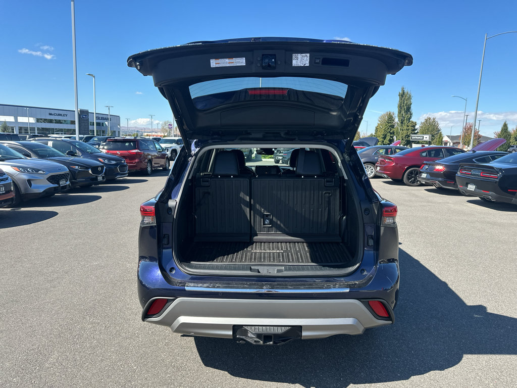 Used 2022 Toyota Highlander Platinum AWD/4WD image 13