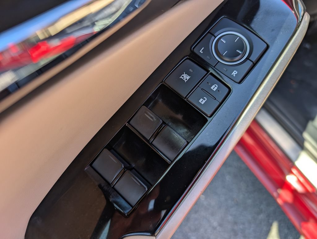 Used 2016 Lexus IS 200t RWD image 14