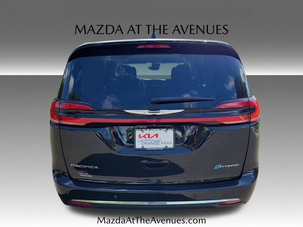 Used 2024 Chrysler Pacifica Limited FWD image 9