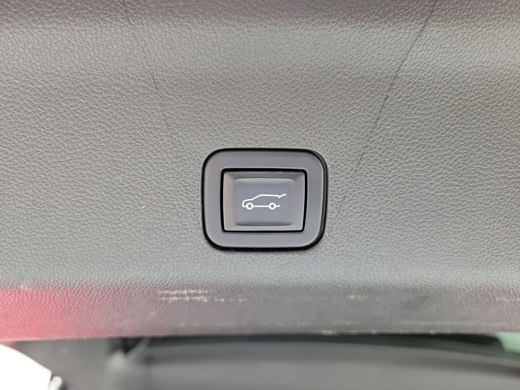 Used 2022 Cadillac Escalade Luxury RWD image 9