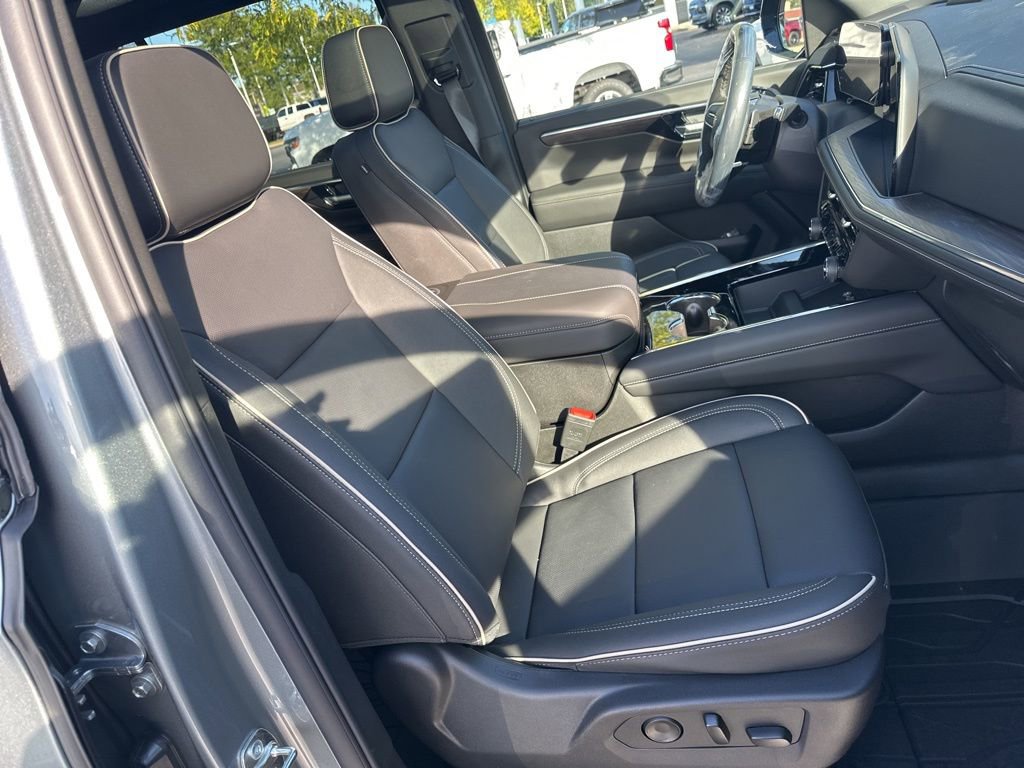 New 2026 Chevrolet Suburban Premier w/ Sun And Tow Package image 23