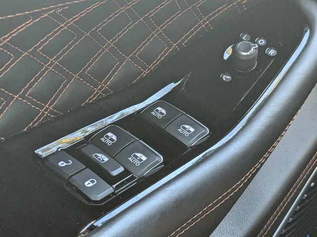 Used 2024 Jeep Grand Cherokee L Summit AWD/4WD image 30