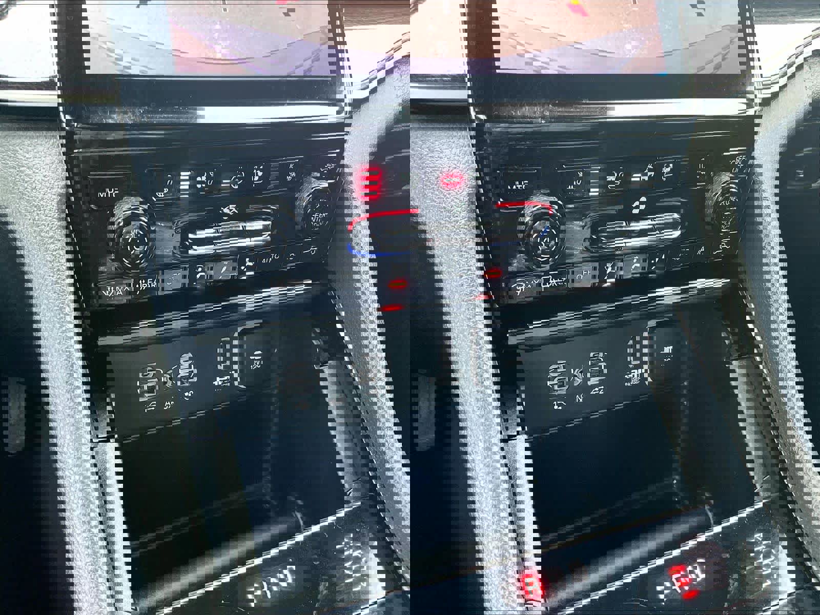 Used 2023 Jeep Grand Cherokee Trailhawk image 25