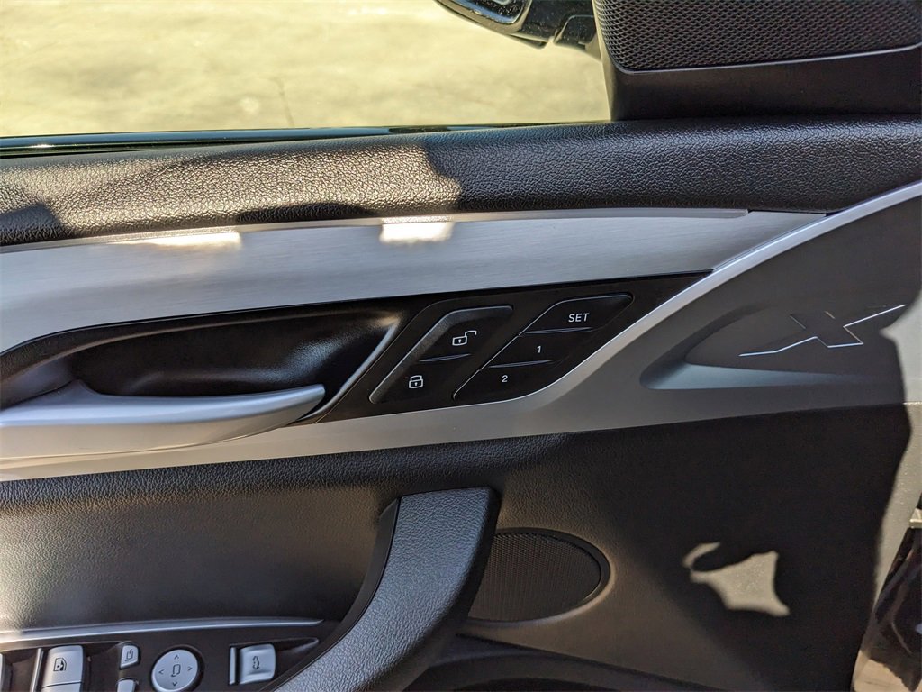 Used 2025 BMW X4 xDrive30i image 22