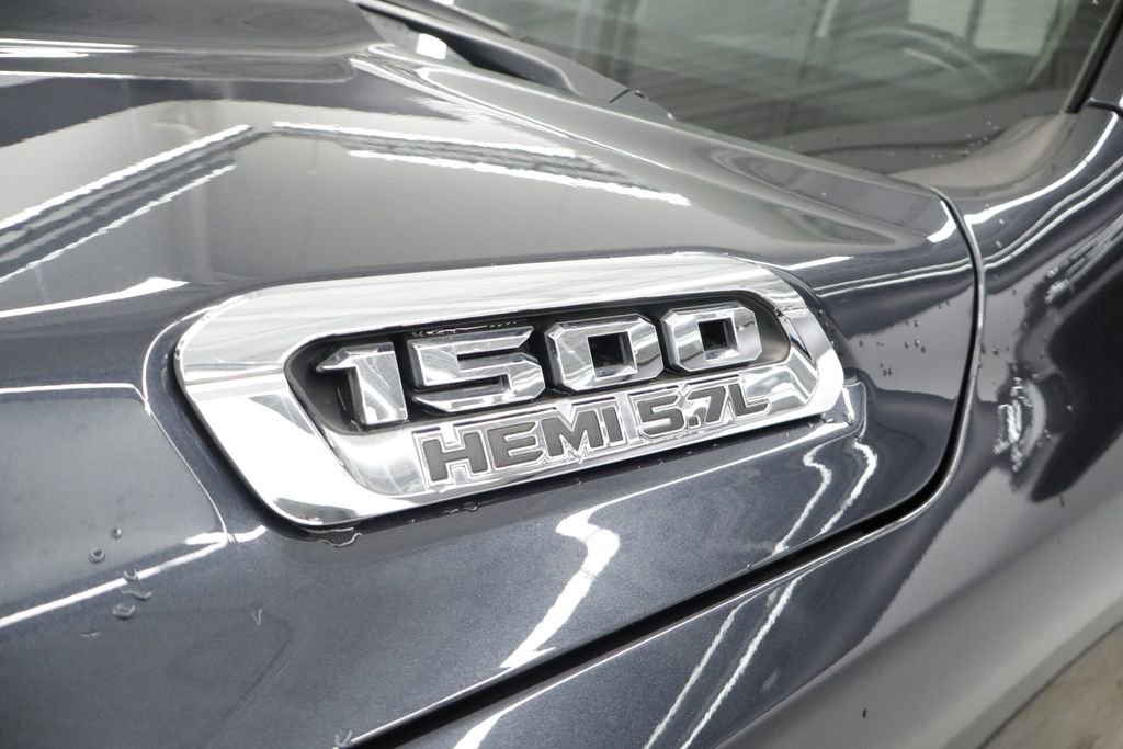 Used 2019 RAM 1500 Laramie AWD/4WD image 11