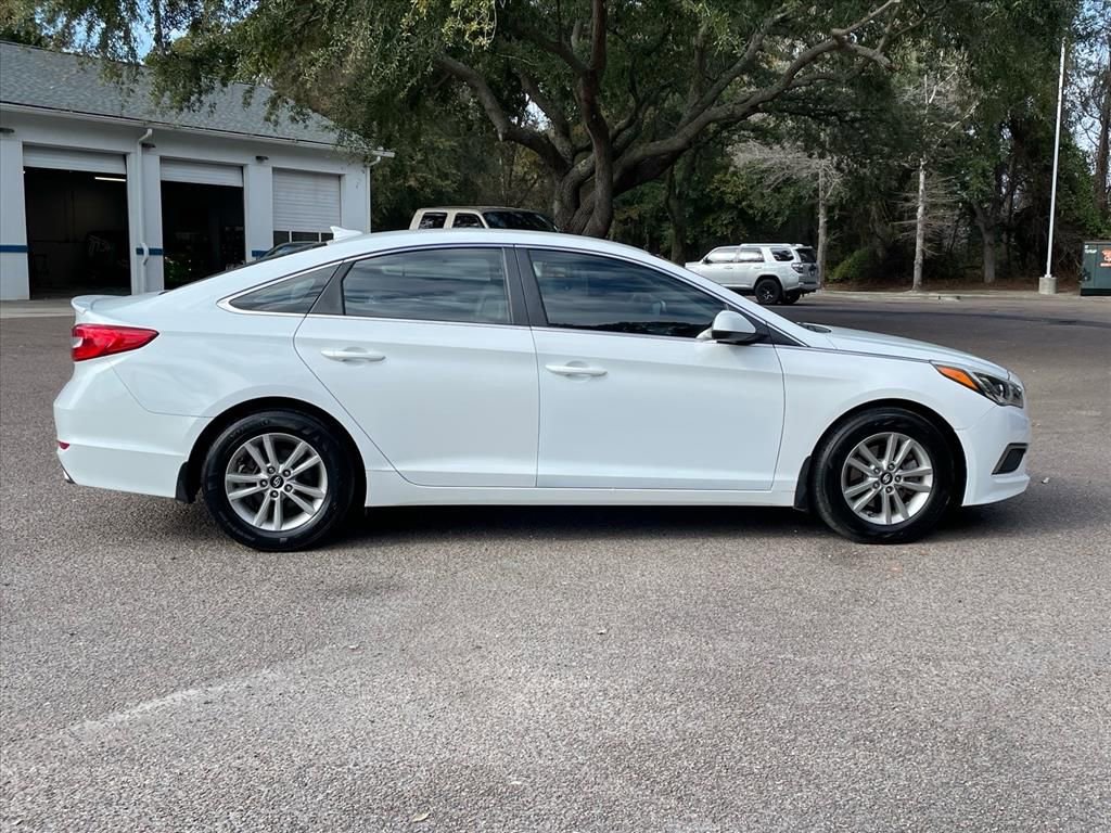 Used 2016 Hyundai Sonata SE image 2