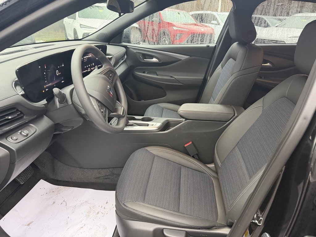 Used 2025 Buick Envista Preferred image 14