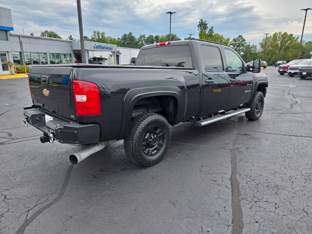 Used 2010 Chevrolet Silverado 2500 LTZ w/ Convenience Package AWD/4WD image 3