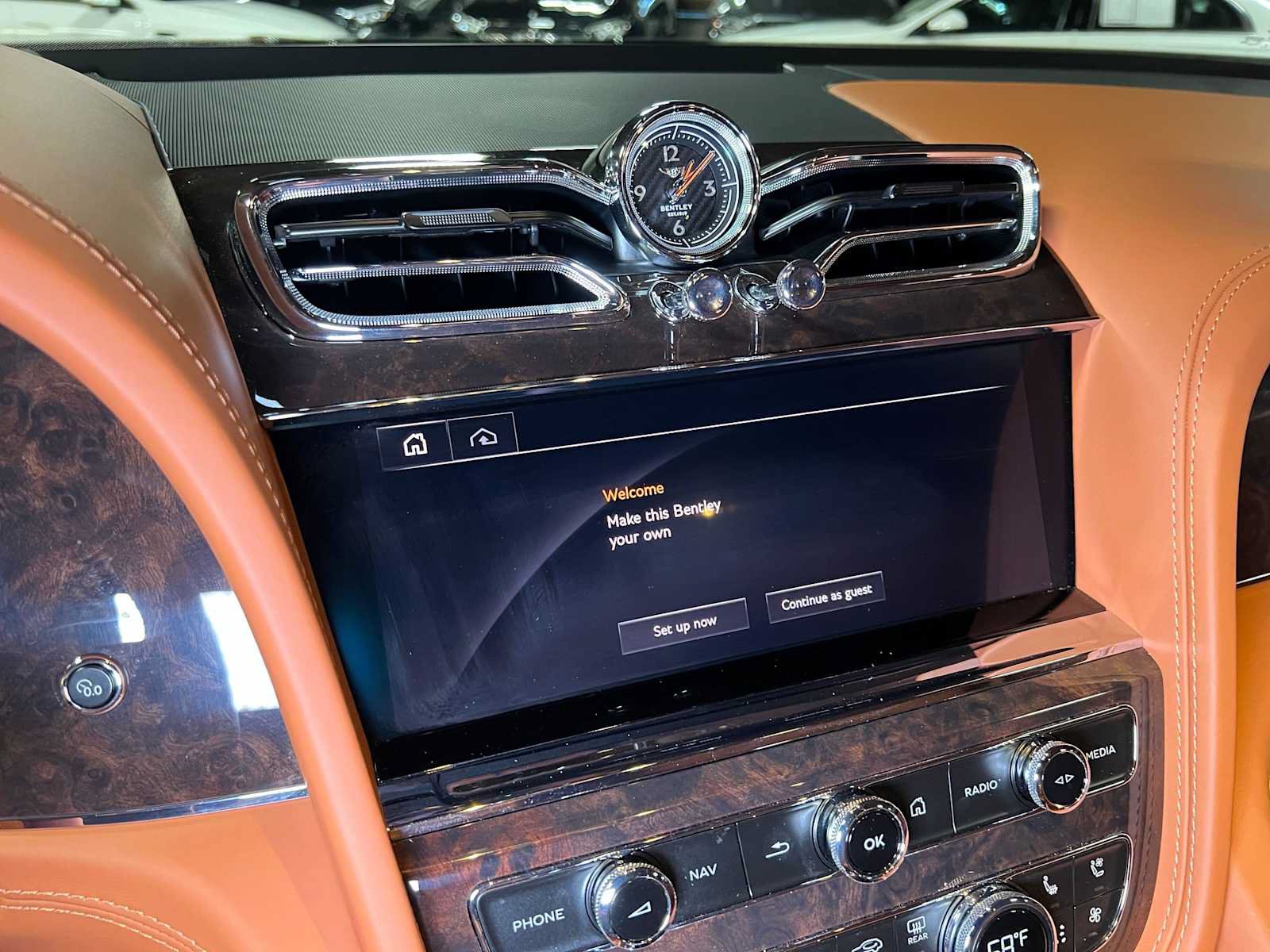 Used 2022 Bentley Bentayga AWD/4WD image 40