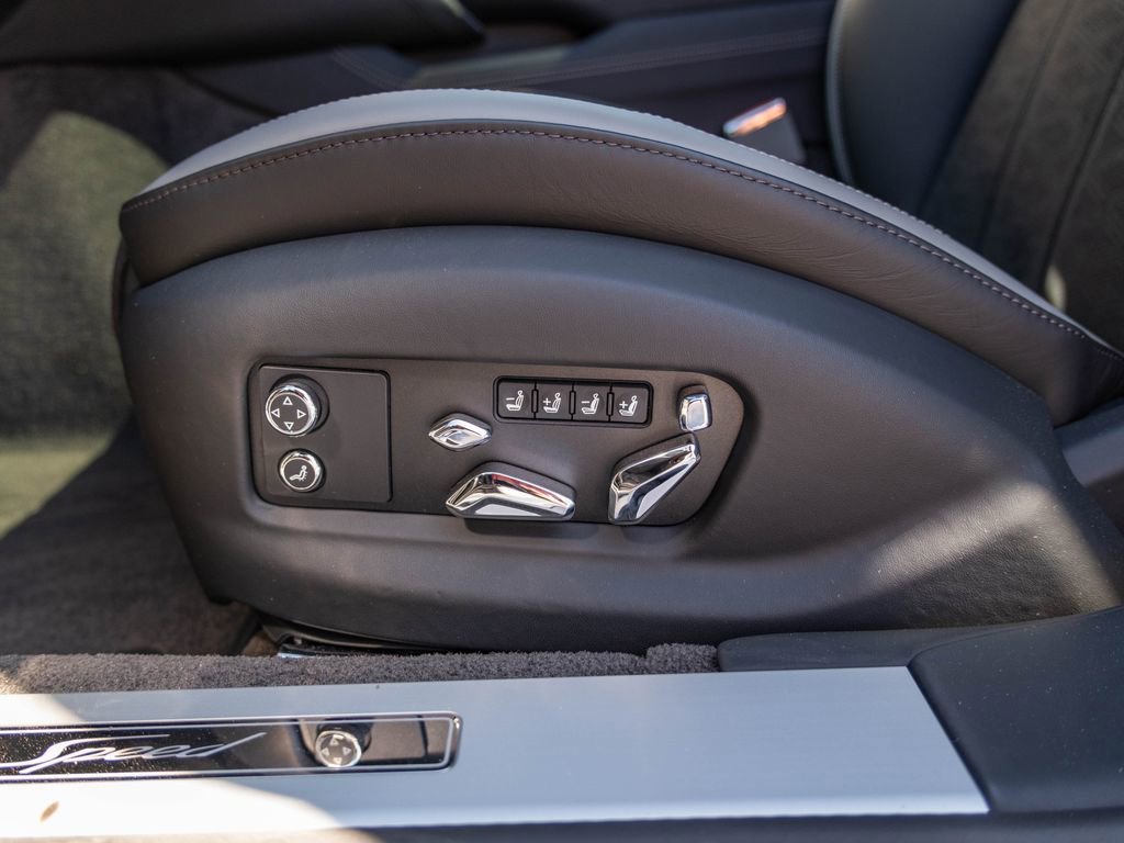 Used 2025 Bentley Flying Spur Plug-In Hybrid AWD/4WD image 29
