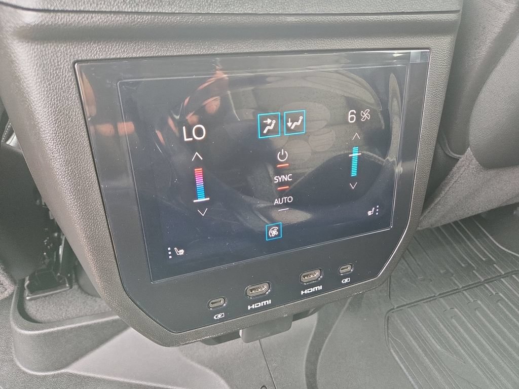 New 2026 GMC Yukon XL Denali Ultimate AWD/4WD image 39