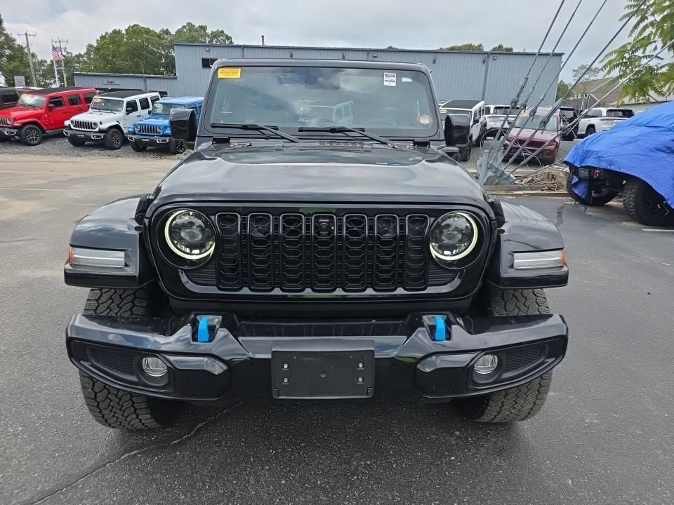 Used 2024 Jeep Wrangler High Altitude AWD/4WD image 2