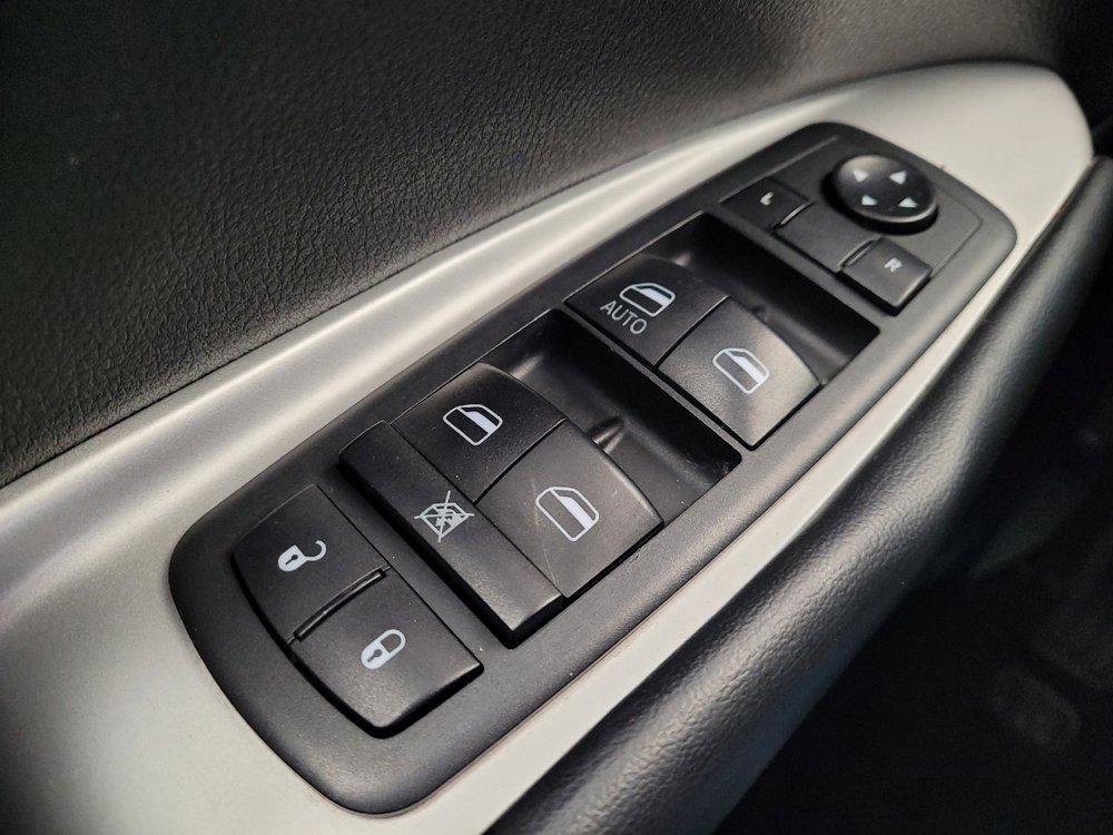 Used 2020 Dodge Journey SE image 27