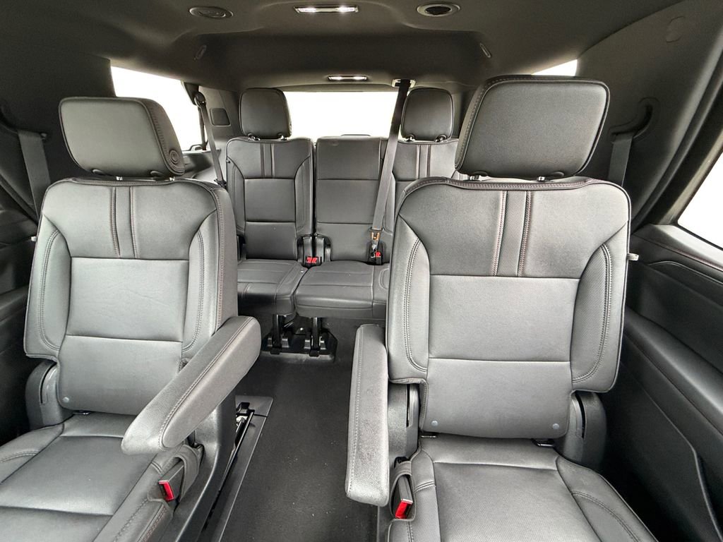 Used 2023 Chevrolet Tahoe RST w/ RST Performance Edition AWD/4WD image 32