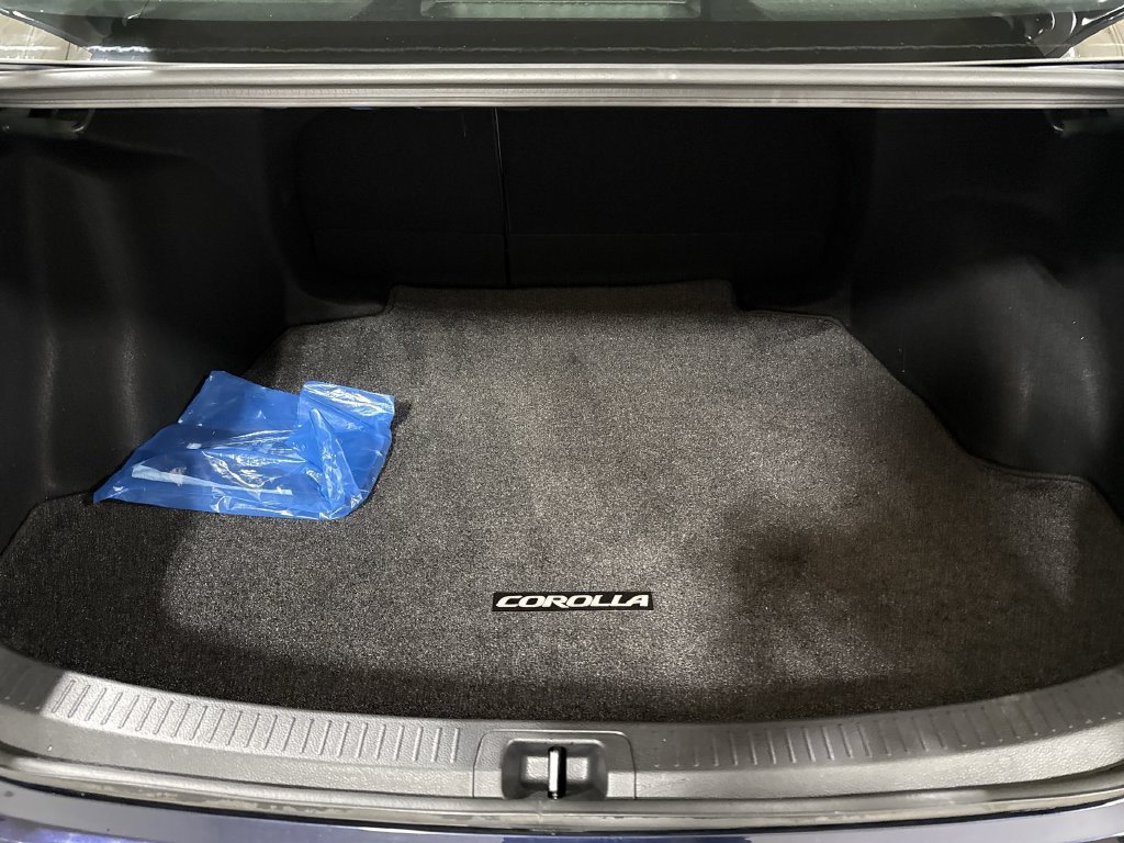 Used 2023 Toyota Corolla LE w/ Carpet Mat Package (TMS) FWD image 23