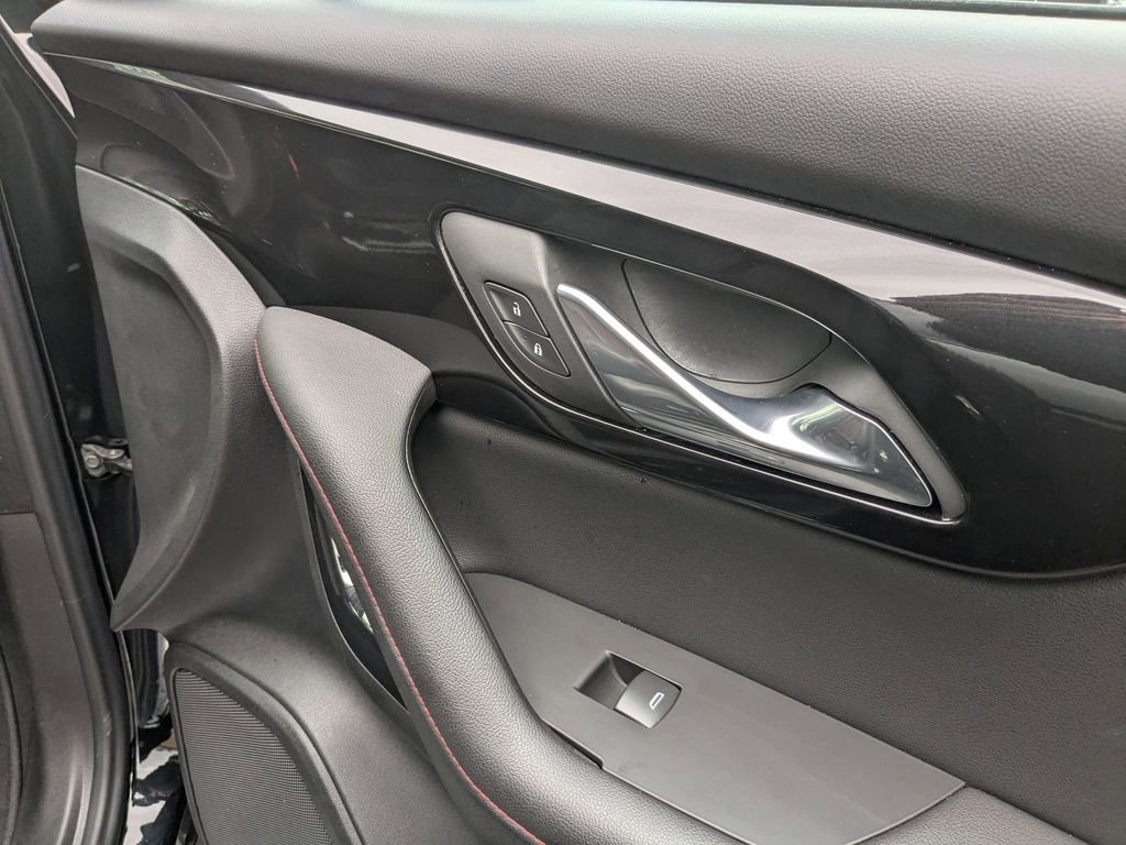 Used 2025 Chevrolet Blazer RS image 34