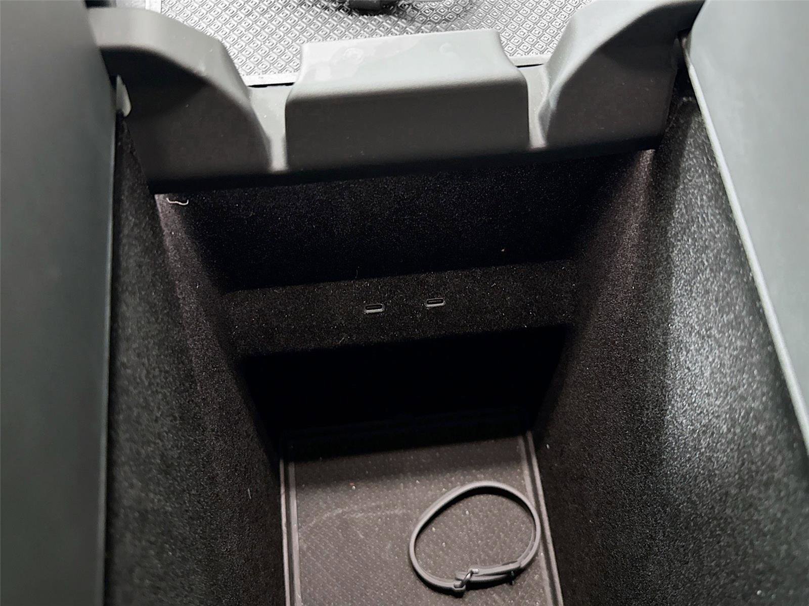 Used 2022 Rivian R1T Launch Edition image 13