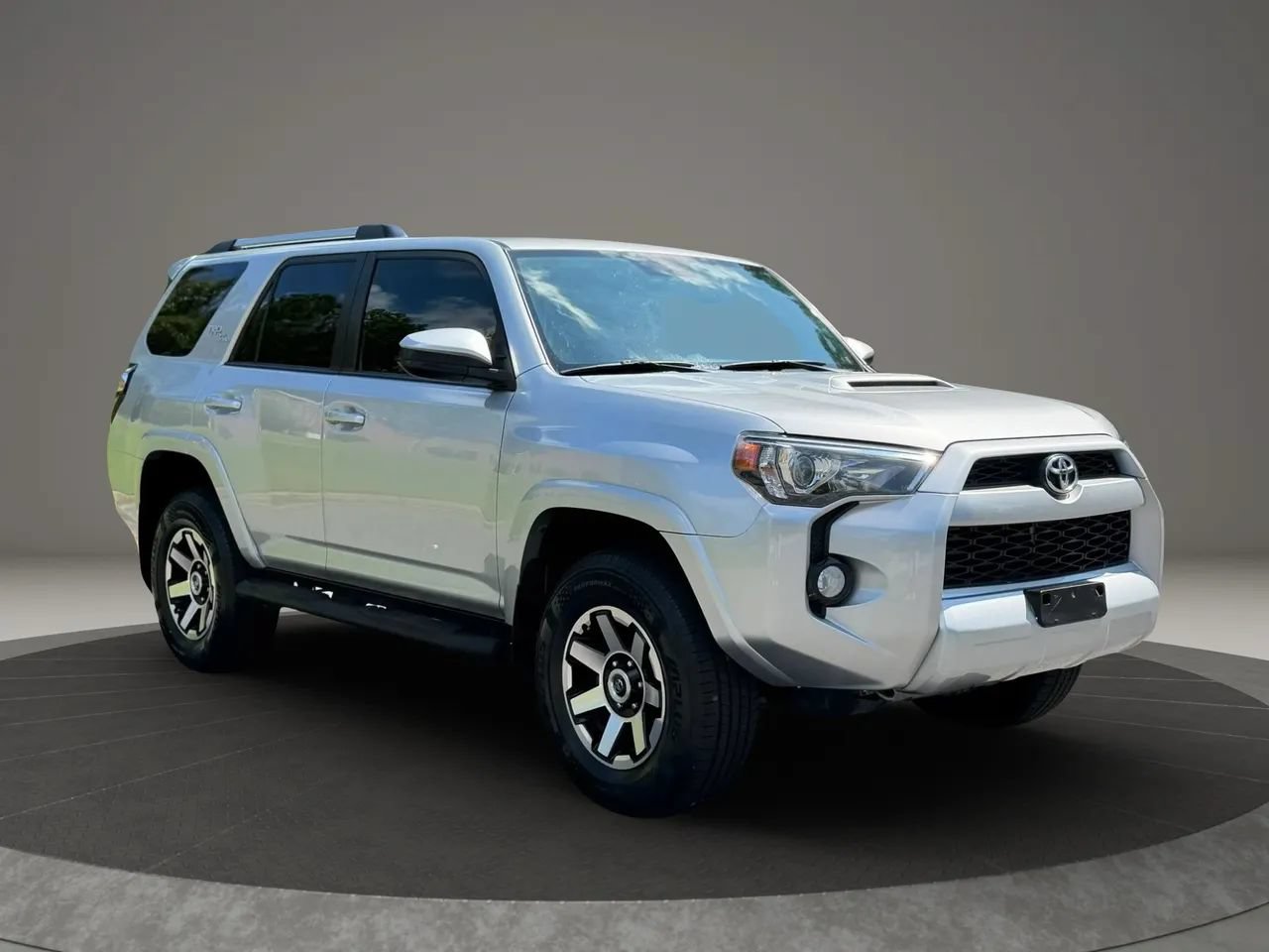 Used 2018 Toyota 4Runner TRD Off-Road AWD/4WD image 3