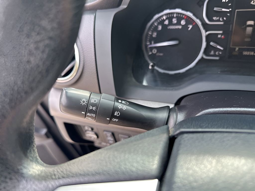 Used 2018 Toyota Tundra SR5 w/ SR5 Upgrade Package image 30