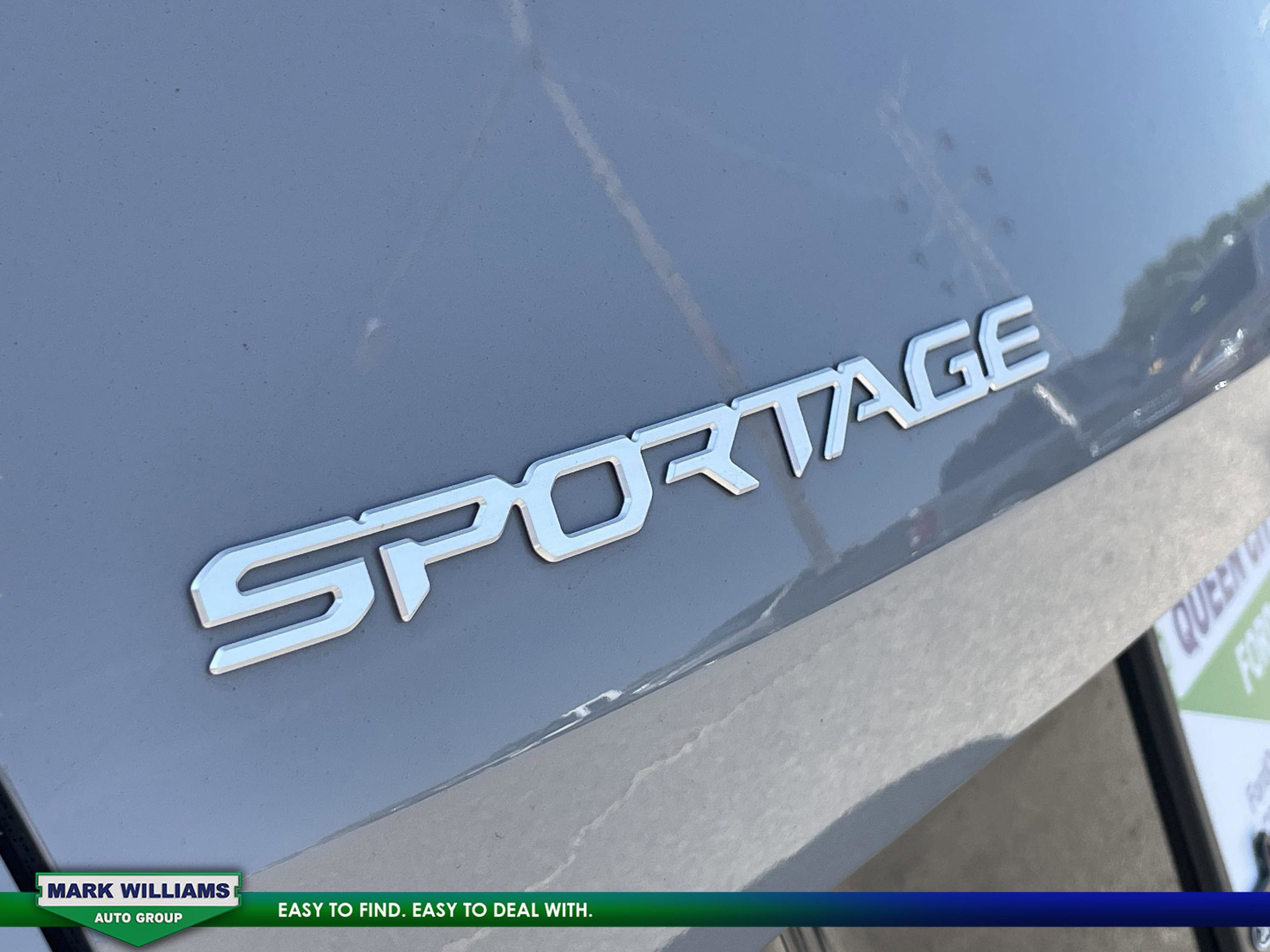 Used 2023 Kia Sportage SX image 9