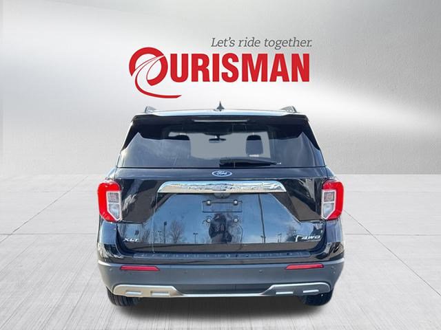 Used 2022 Ford Explorer XLT w/ Equipment Group 202A image 3