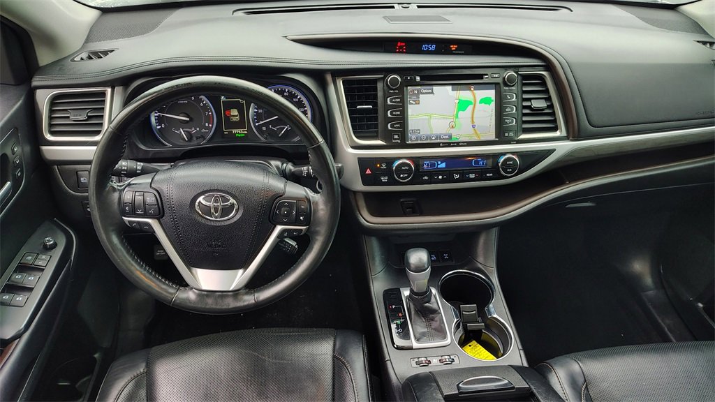 Used 2018 Toyota Highlander Limited Platinum image 12