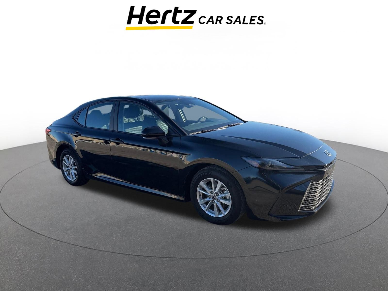 Used 2025 Toyota Camry LE image 1