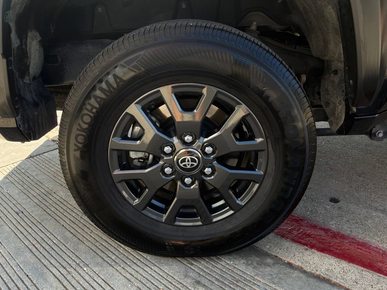 Used 2025 Toyota 4Runner SR5 RWD image 9