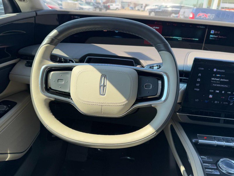 Certified 2024 Lincoln Nautilus Premier image 10