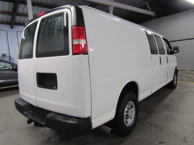 Used 2016 Chevrolet Express 3500 Extended image 4