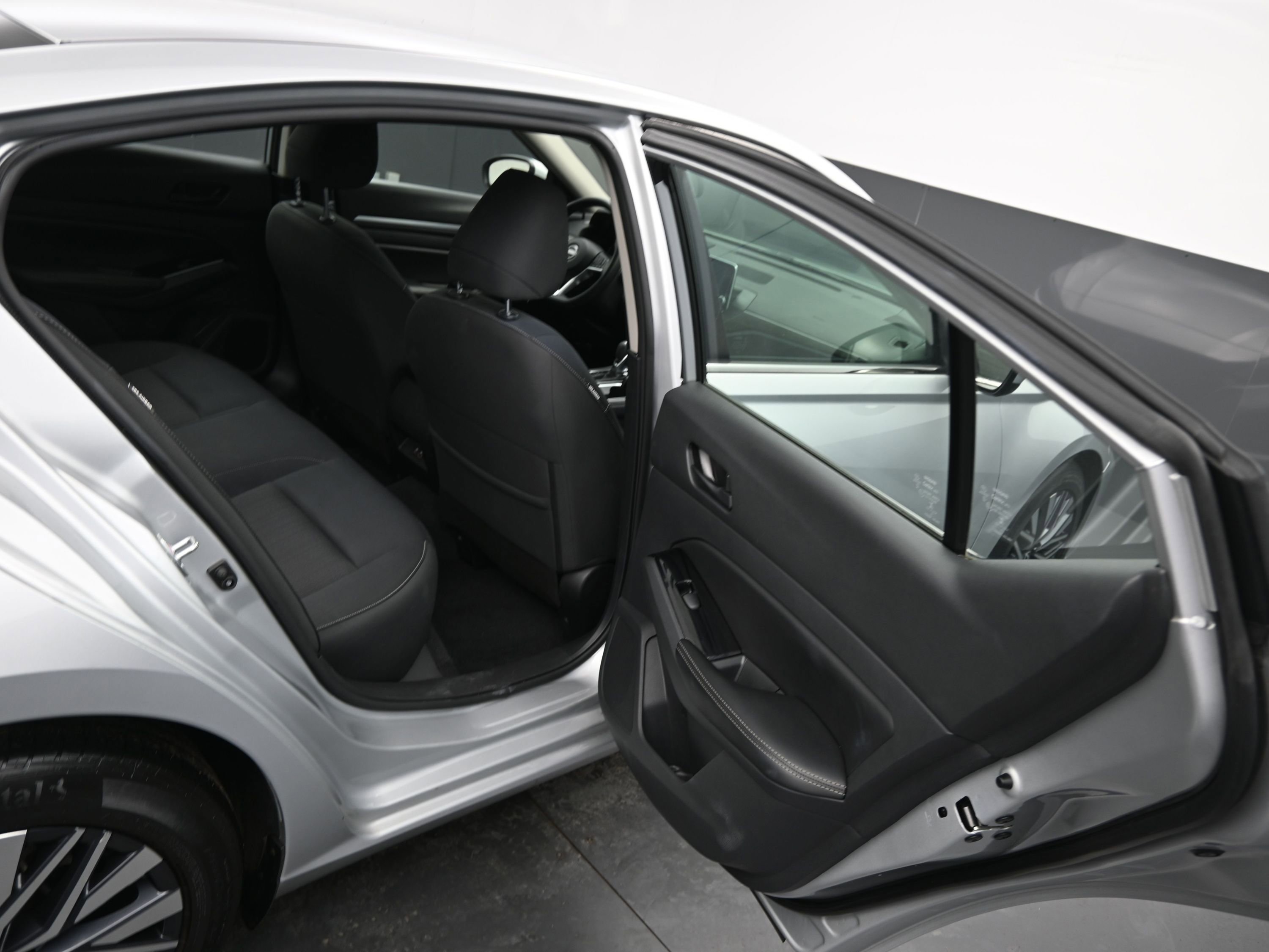 Used 2023 Nissan Altima 2.5 SV image 11