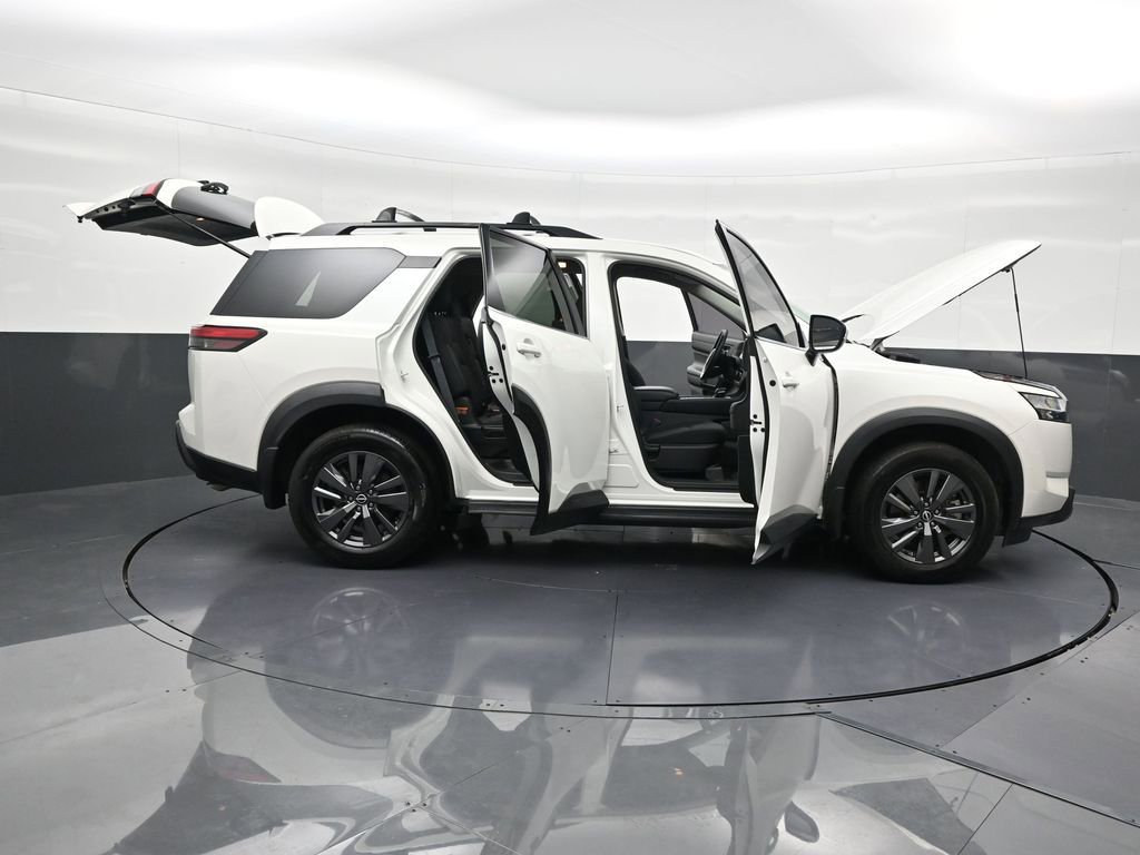 Used 2022 Nissan Pathfinder SV image 33