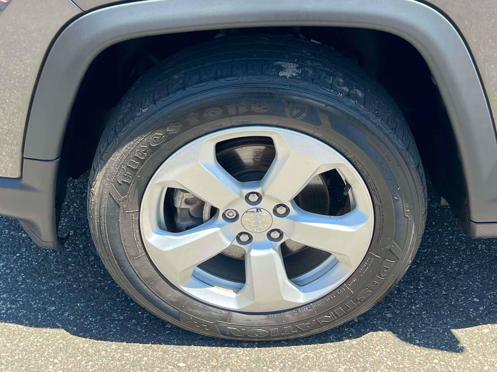 Used 2019 Jeep Compass Latitude w/ Cold Weather Group AWD/4WD image 5