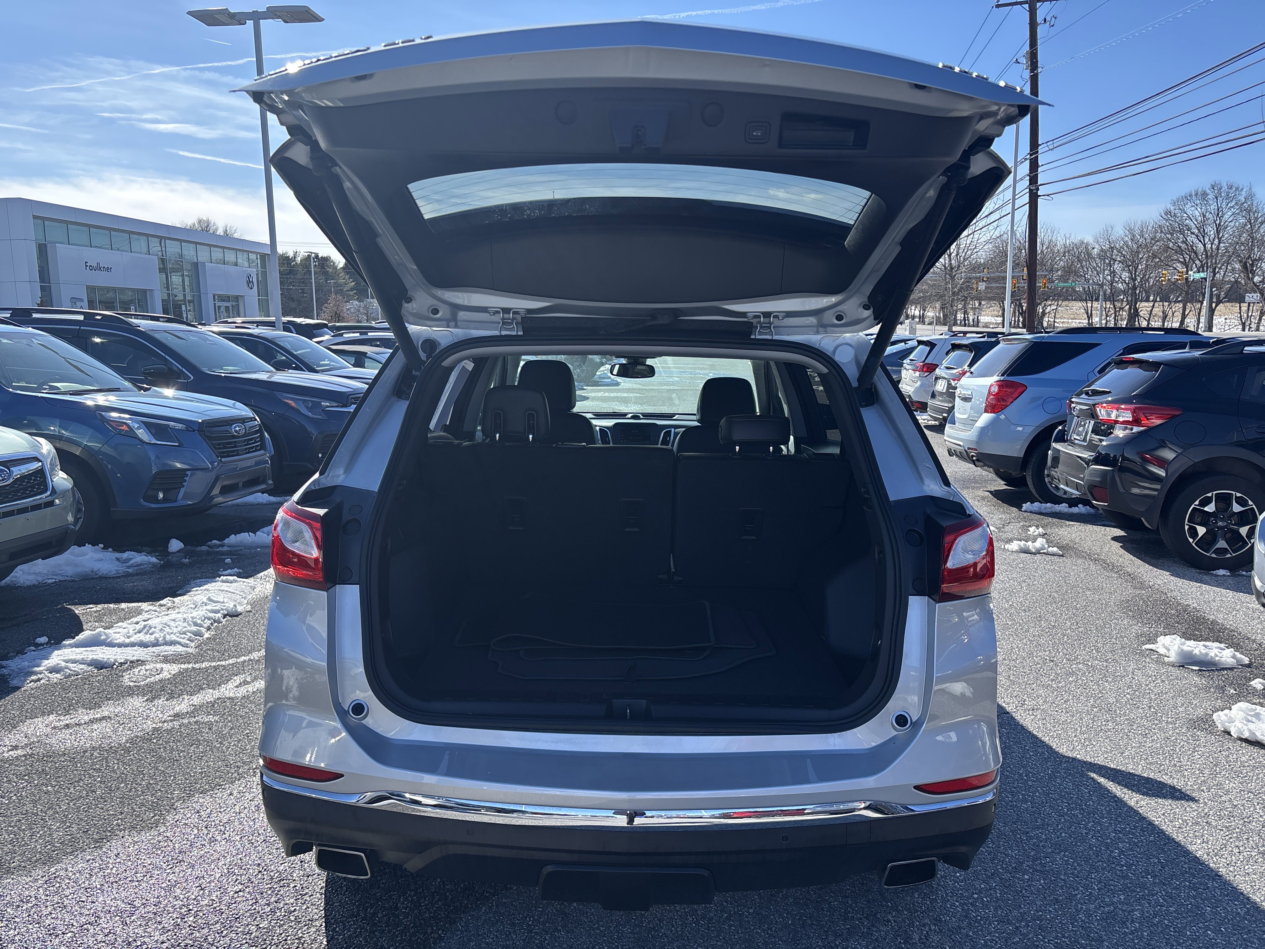 Used 2020 Chevrolet Equinox LT w/ Sport Edition image 5