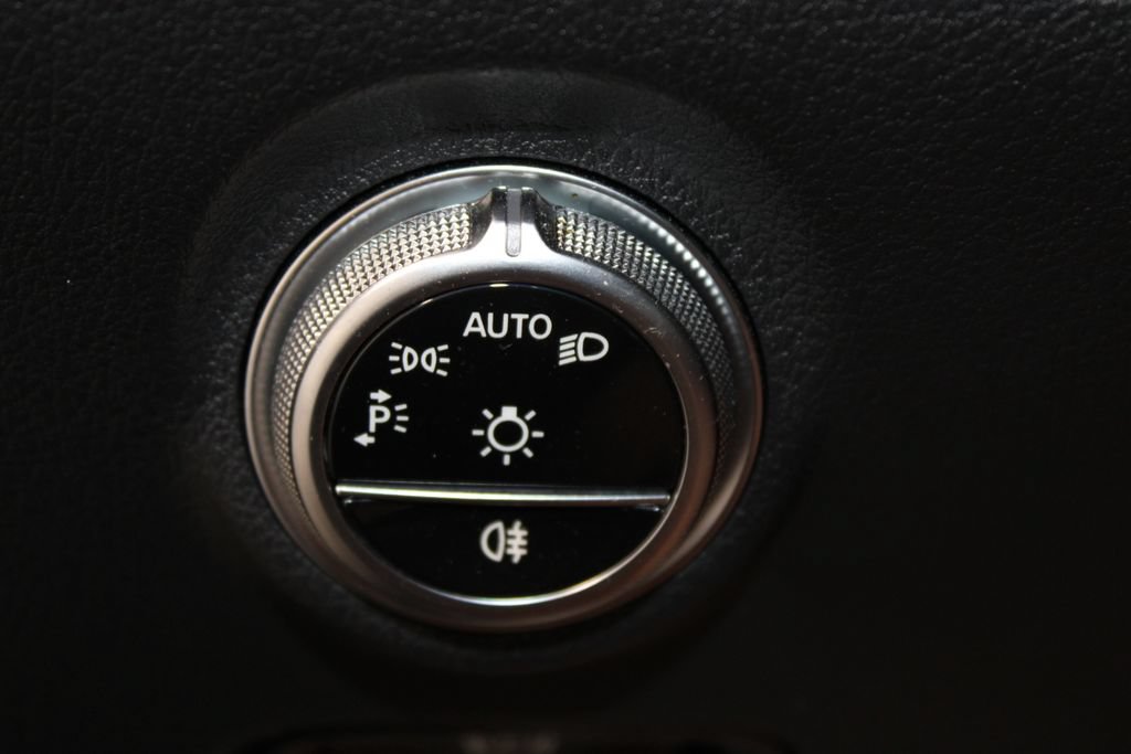 Used 2024 Mercedes-Benz C 300 Sedan image 35
