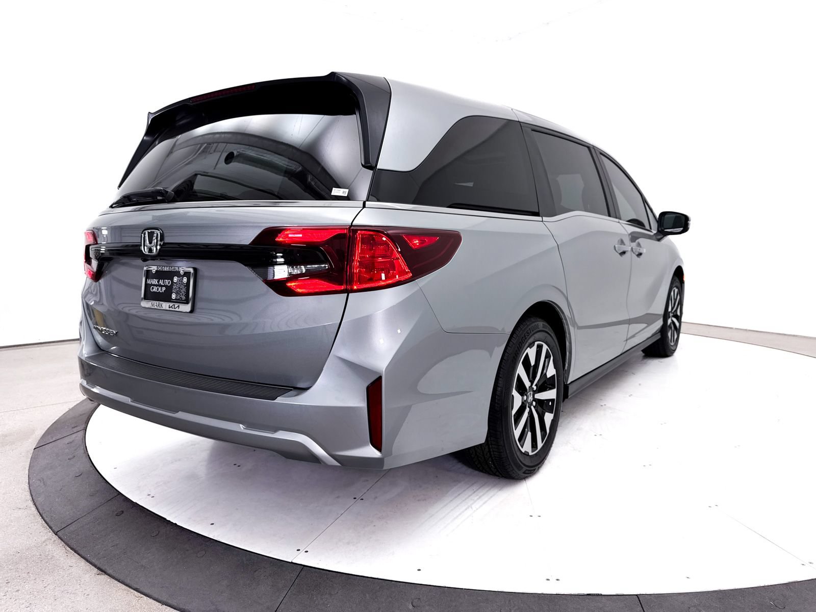 Used 2025 Honda Odyssey EX-L image 17