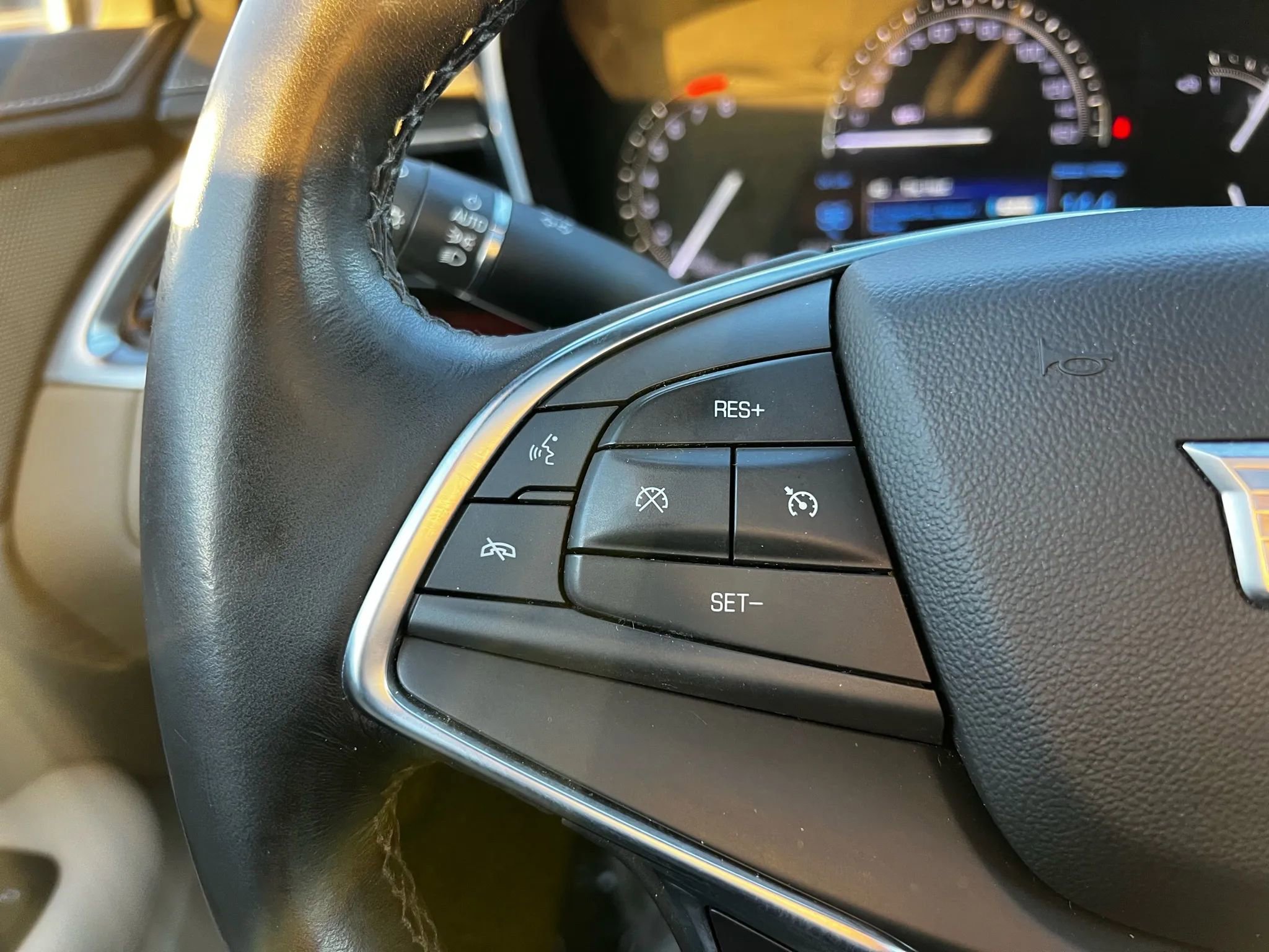 Used 2018 Cadillac XT5 Luxury w/ Driver Awareness Package image 33