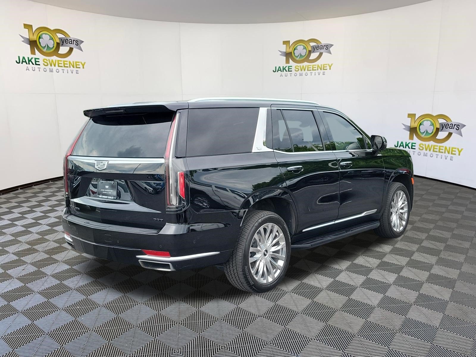Used 2021 Cadillac Escalade Premium Luxury AWD/4WD image 5