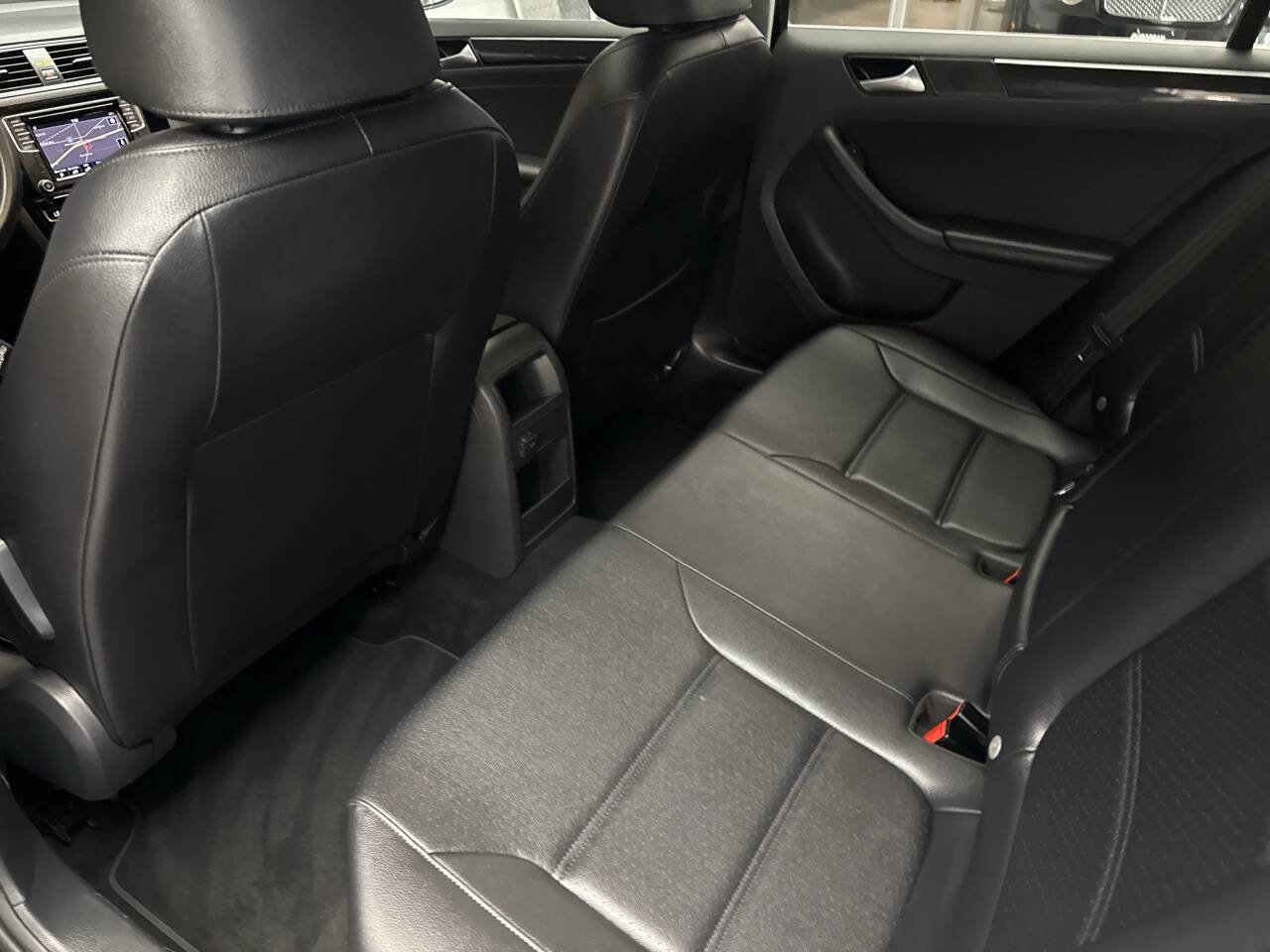 Used 2017 Volkswagen Jetta SEL image 17