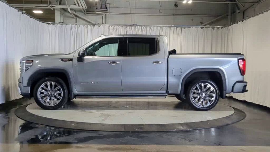Used 2025 GMC Sierra 1500 Denali image 5