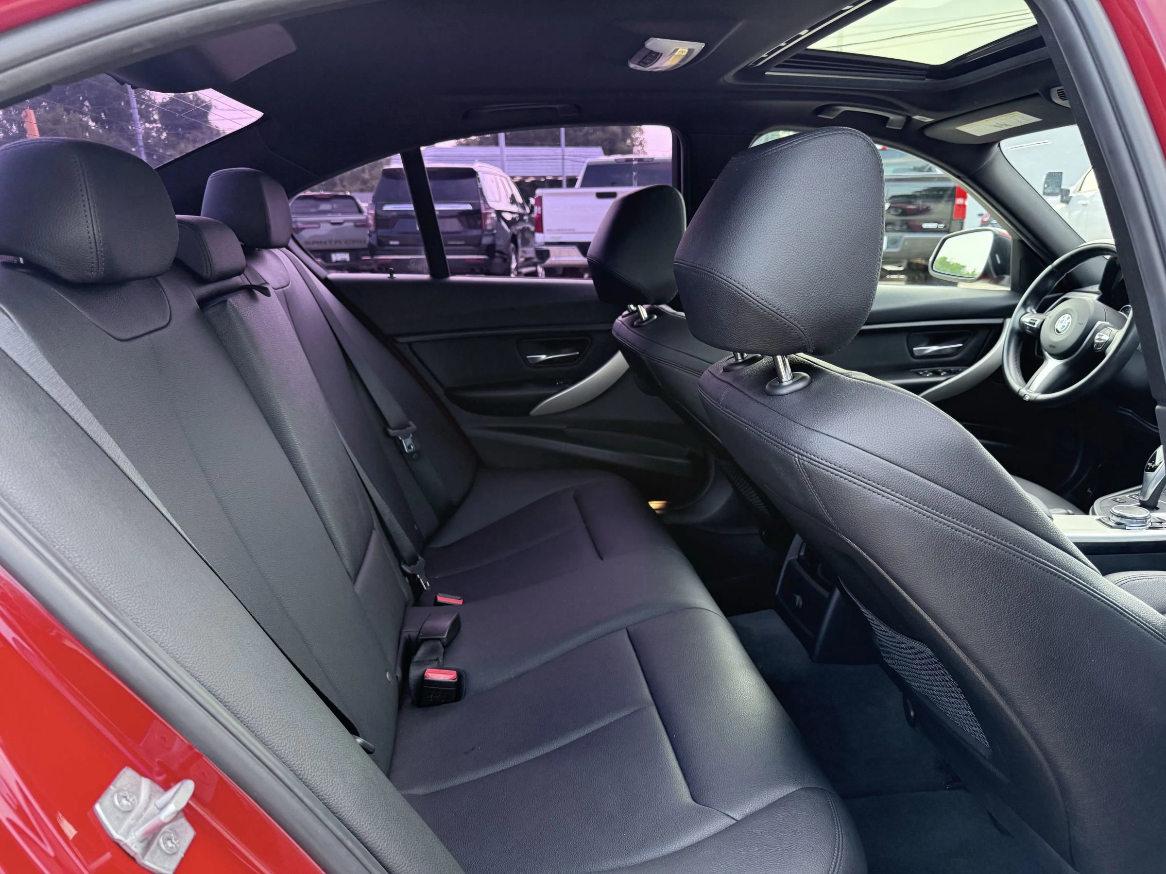 Used 2017 BMW 320i Sedan image 31