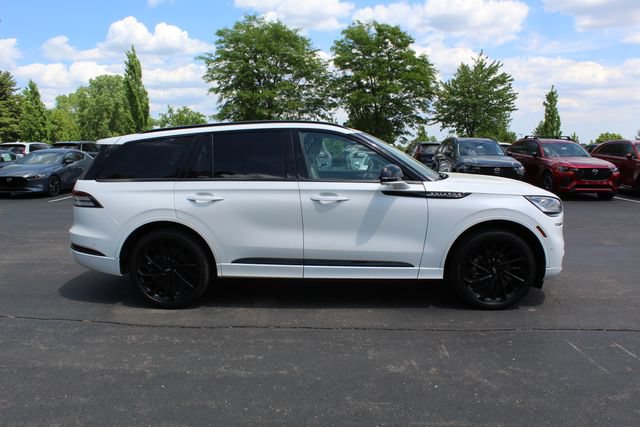 Certified 2024 Lincoln Aviator Reserve w/ Jet Package AWD/4WD image 2