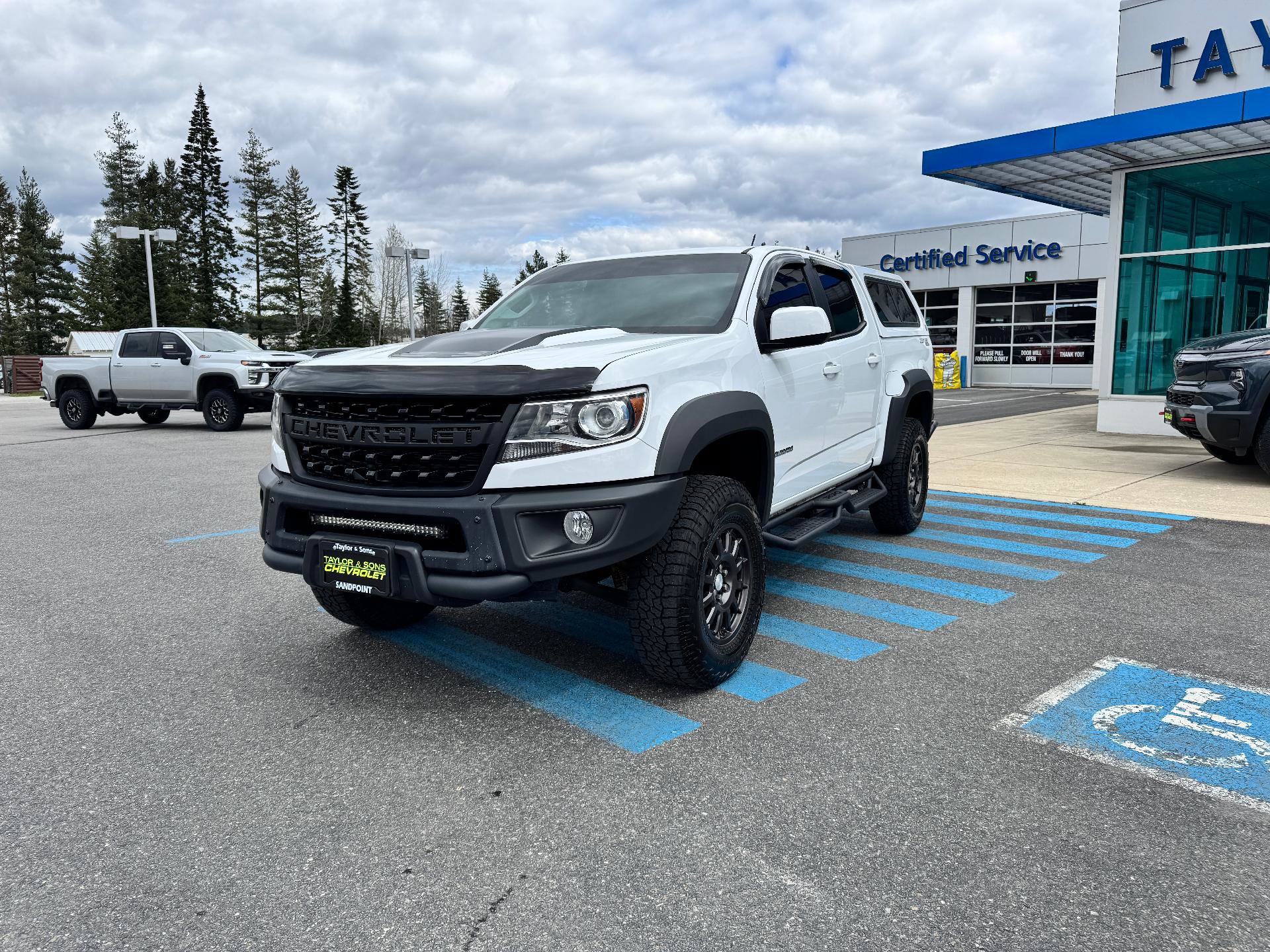 Used 2019 Chevrolet Colorado ZR2 w/ Colorado ZR2 Bison Edition AWD/4WD image 3