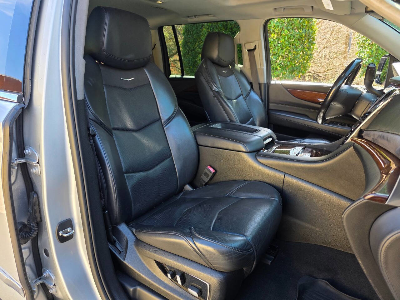 Used 2019 Cadillac Escalade ESV Luxury image 45