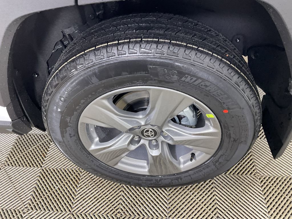 New 2025 Toyota RAV4 XLE image 5