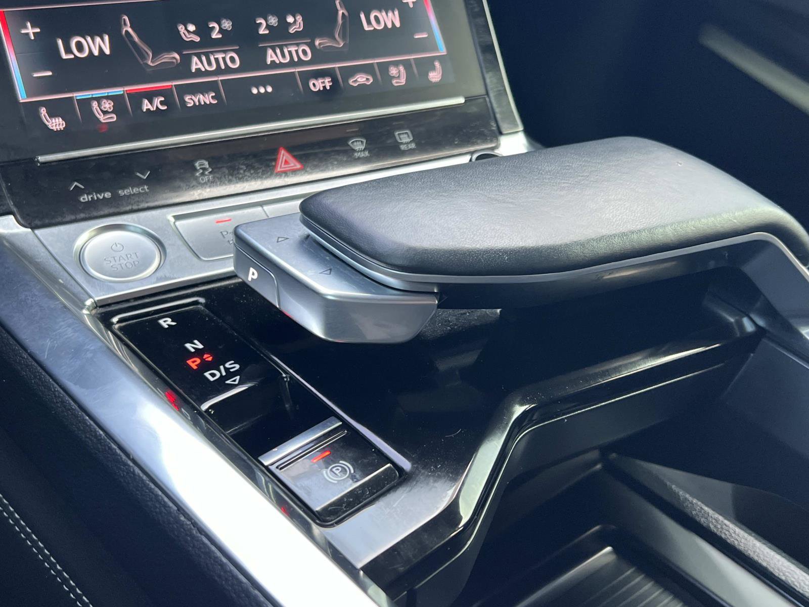 Used 2019 Audi e-tron Premium Plus image 17