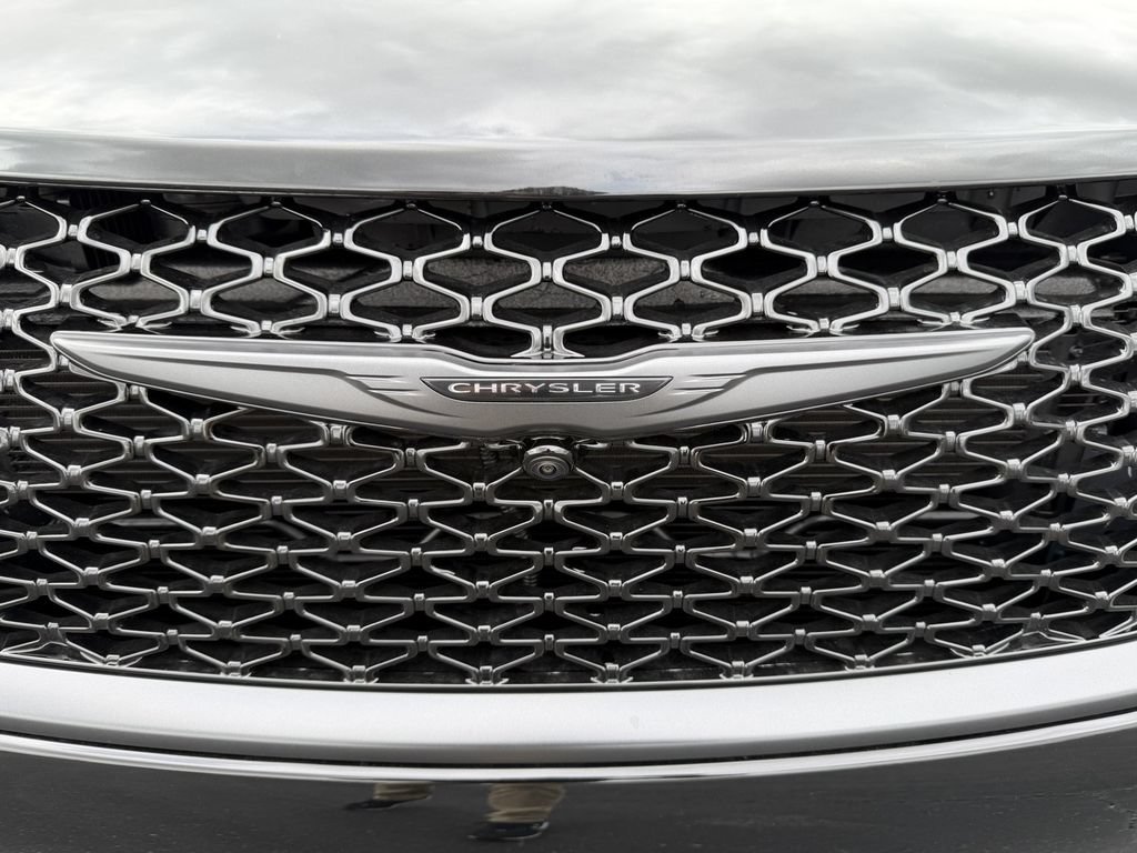 New 2026 Chrysler Pacifica Select w/ S Appearance Package FWD image 3